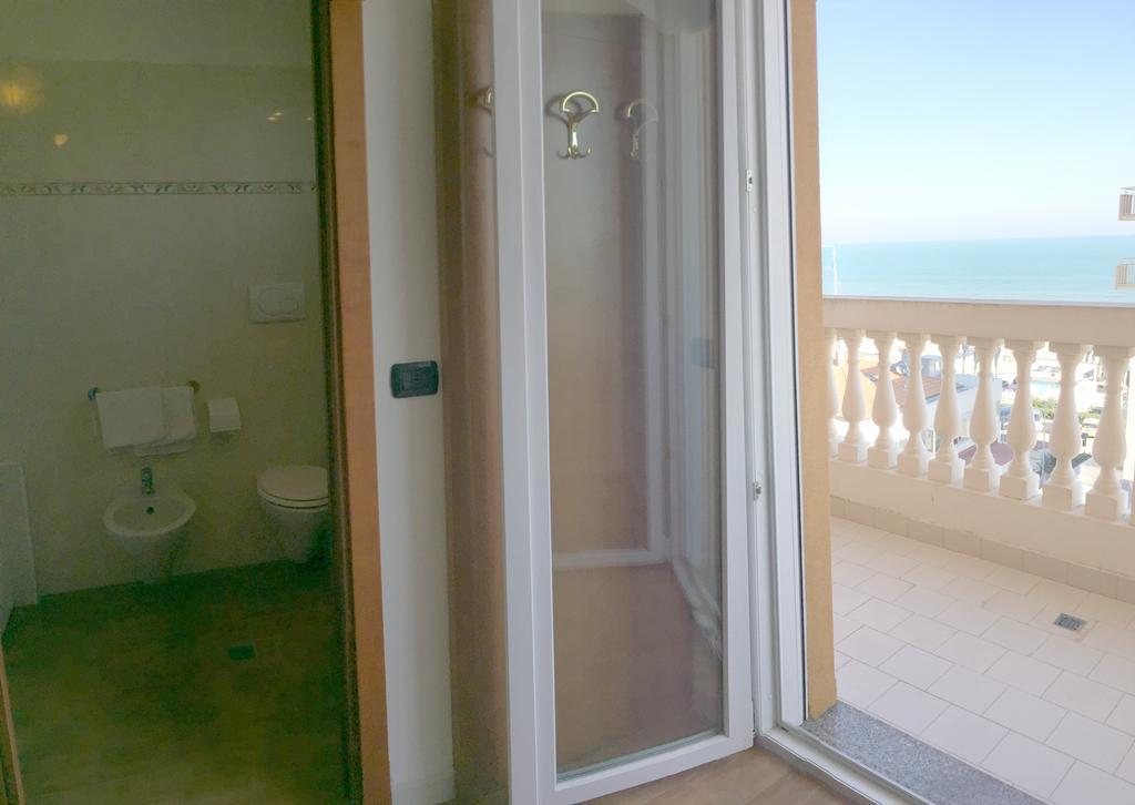 Hotel Villa Linda - Family Hotel - Nuova Costruzione Antisismica Riccione Exterior photo
