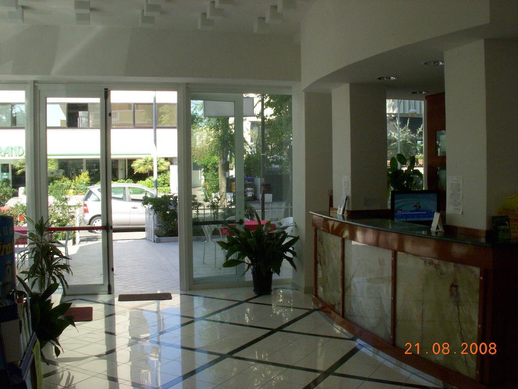Hotel Villa Linda - Family Hotel - Nuova Costruzione Antisismica Riccione Exterior photo